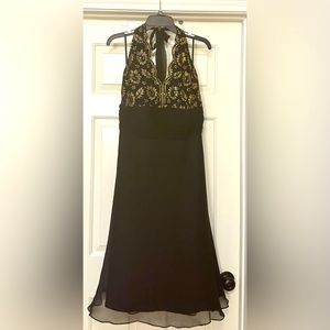 16W Formal Black & Gold Sheer Bottom Party Dress by Signature. (Robbie Bee)